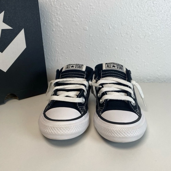 Converse Chuck Taylor All Star Street Canvas Sneaker Boys Size 11Y - Picture 2 of 11